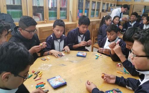 Hablar es Prevenir mantiene actividades con estudiantes de Quito